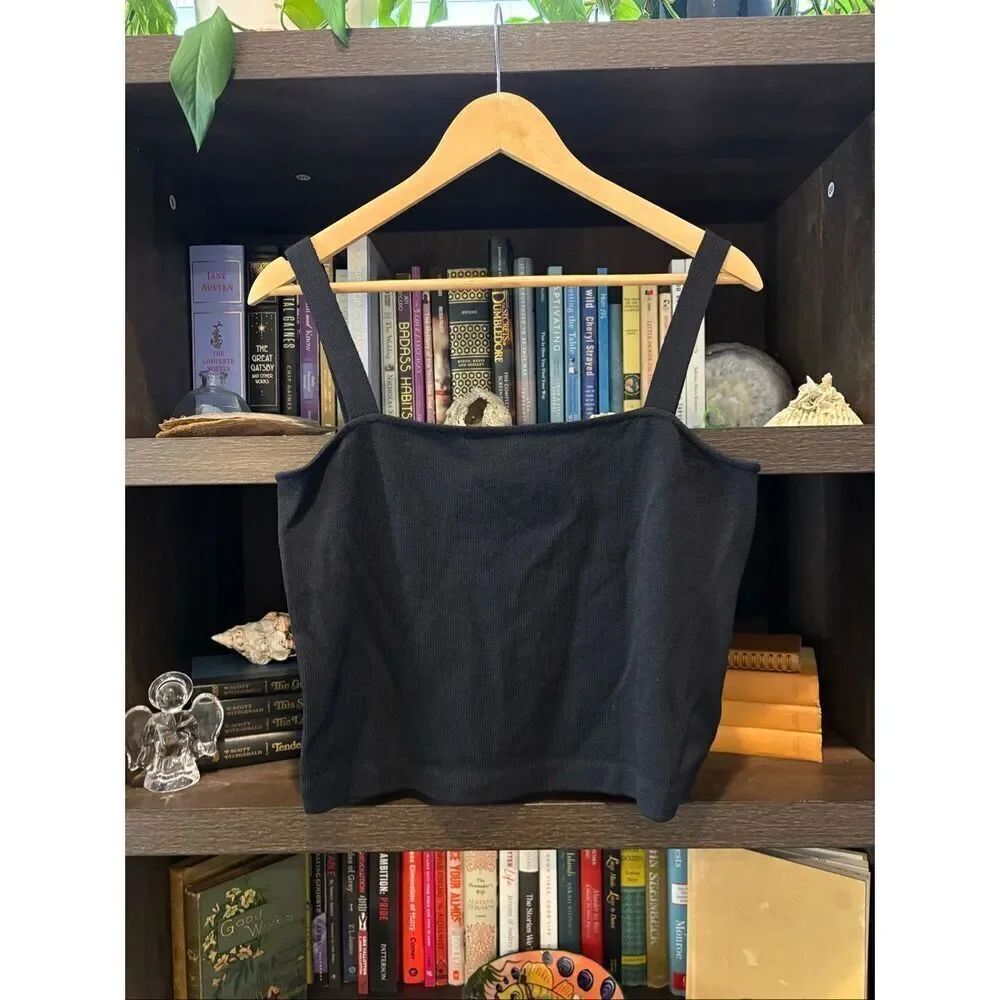 St. John Collection Black Zip Side Cropped Knit Tank Size Small